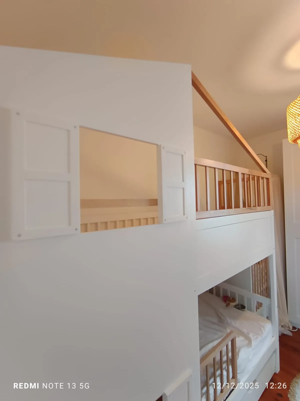 Lit cabane enfant en bois au Vésinet (78) — L'Atelier WillBois