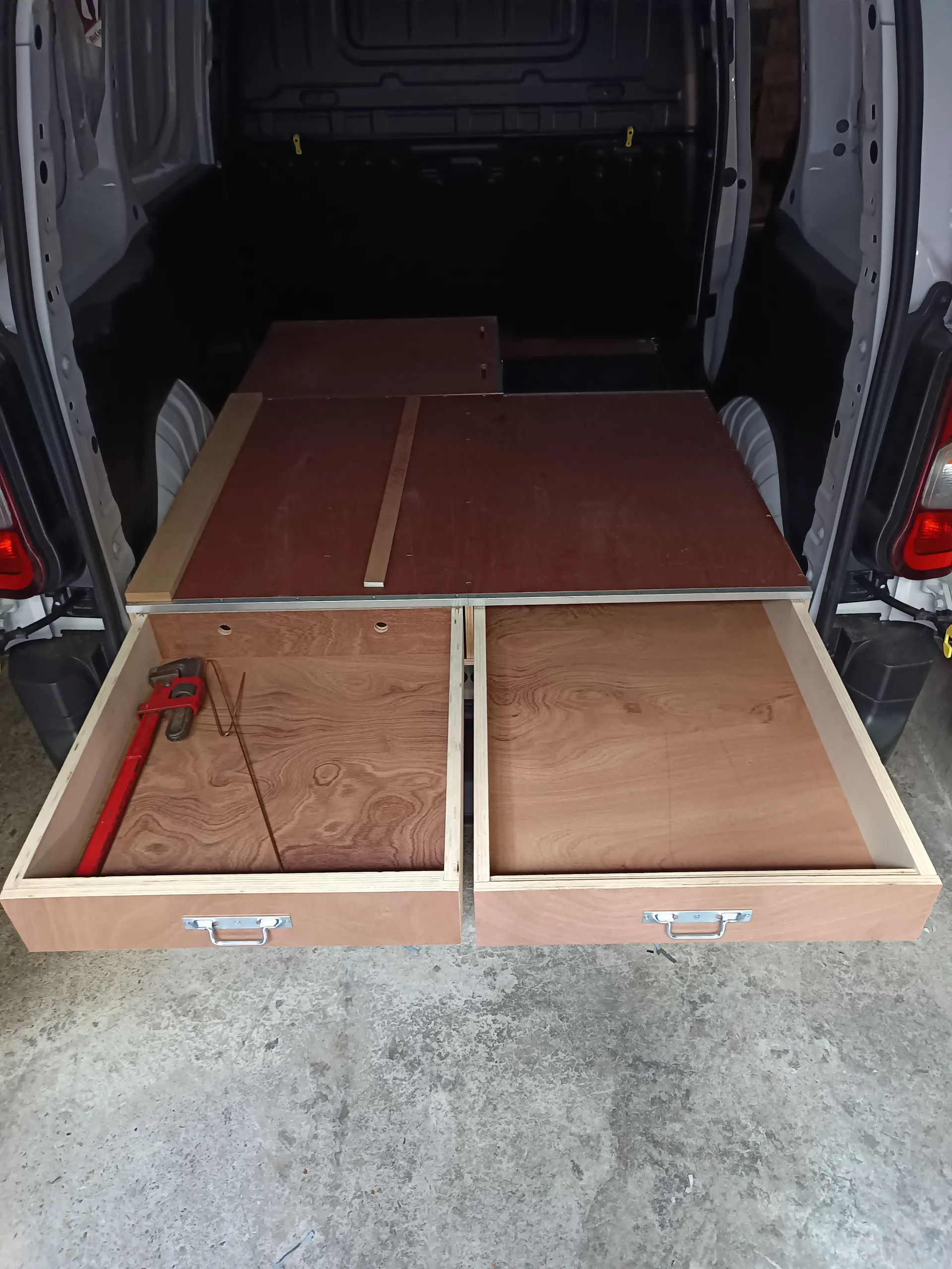 Aménagement Berlingo sur mesure avec tiroirs — Montesson (78)