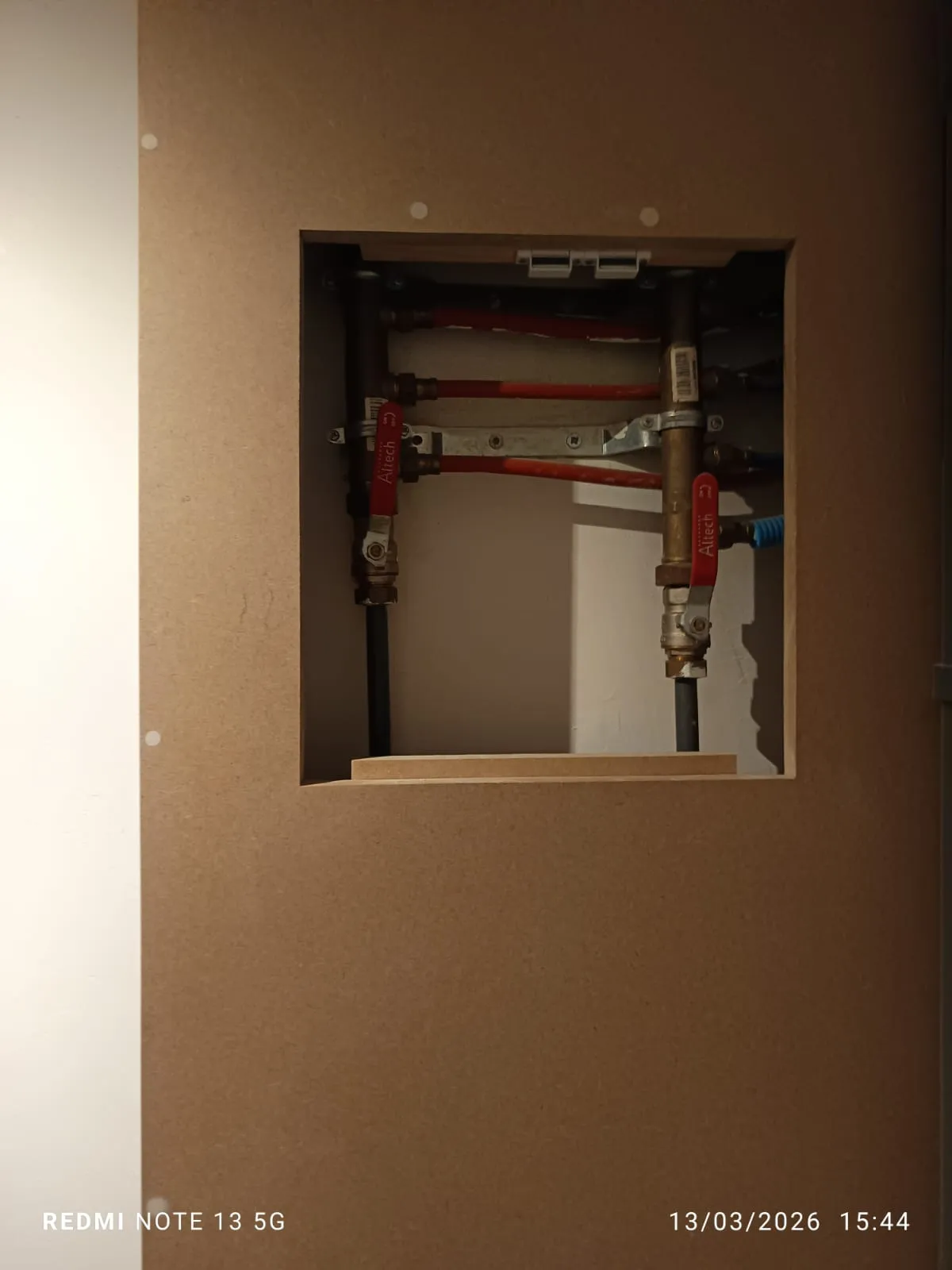 Coffrage WC sur mesure à Montesson (78) — L'Atelier WillBois